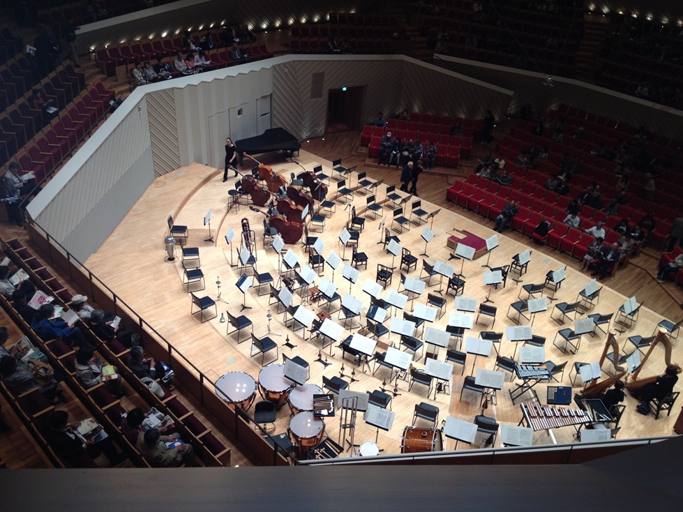 �~���[�U���